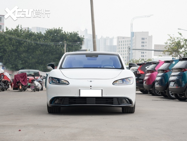 与宝马7系同级,车长近5米3,续航810公里,不足30万,名气却不高