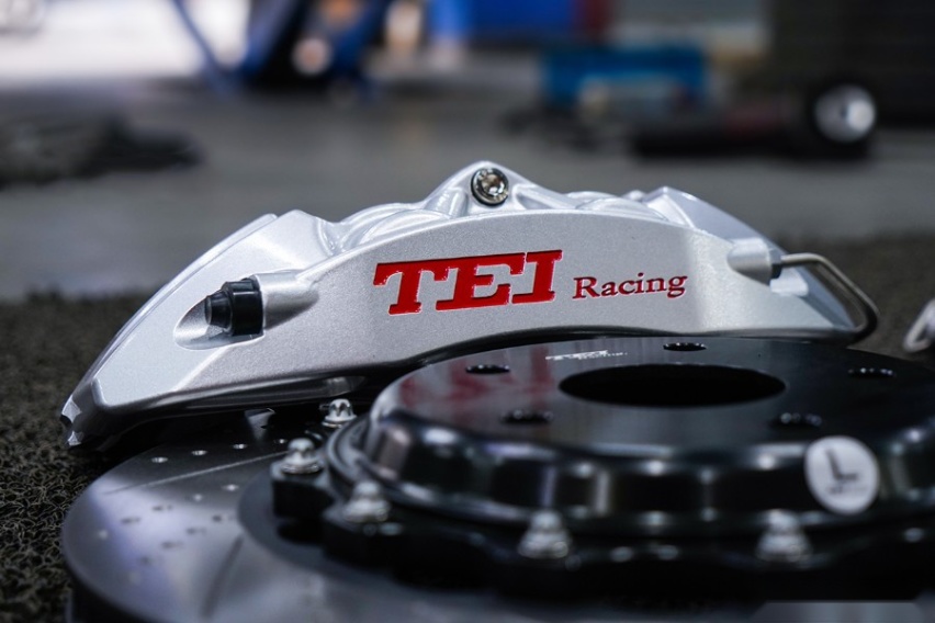 丰田皇冠改装TEI Racing P40NS大四活塞刹车卡钳
