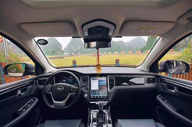 ����������׳���˵ľۼ��أ���֪��������ʲô��