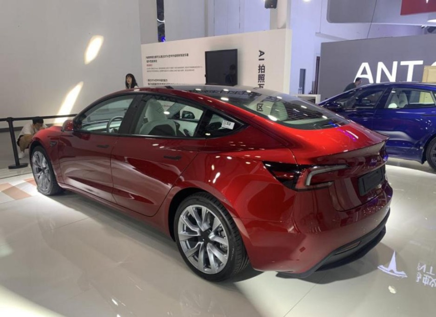 Model3更新已出现疲态，外观内饰设计小改，智能系统却依然落后