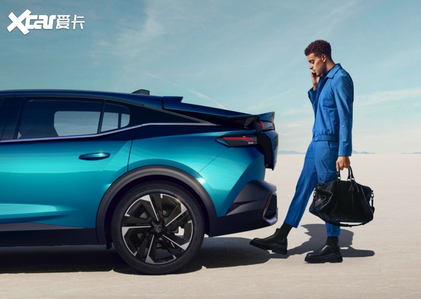 16万级颜值无敌手？全新标致408X即将到来 将成法系爆品！