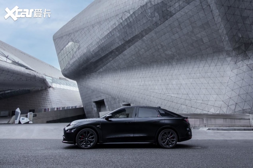 极狐汽车“五星级”安全评价 顶级安全重塑了全新的汽车豪华价值观