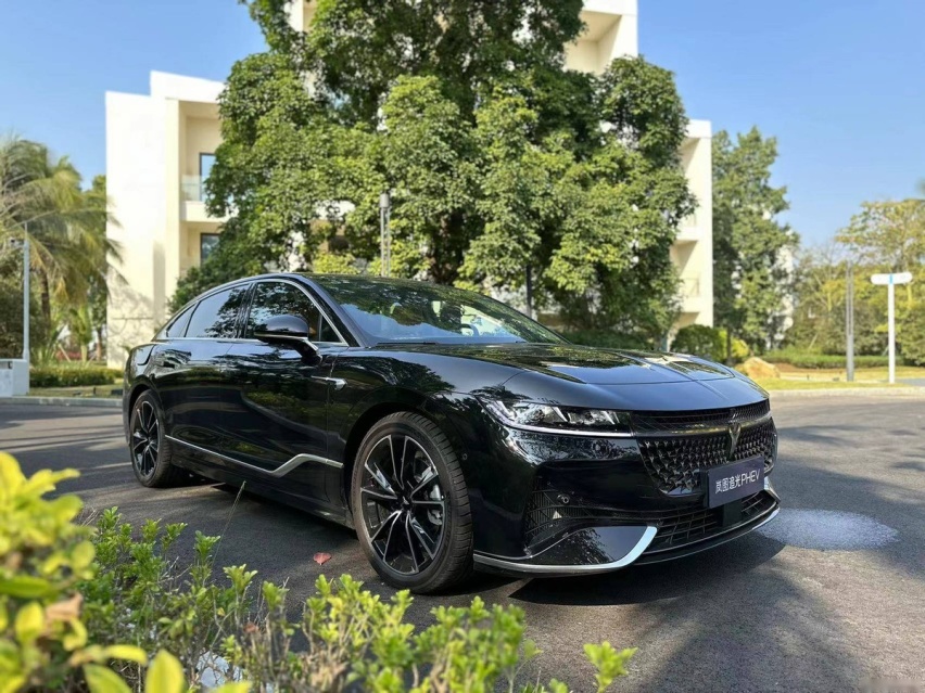 试驾岚图追光PHEV，长续航高配置玩的就是真实！