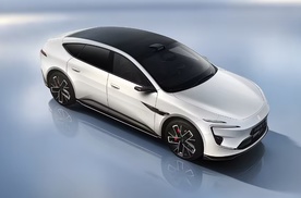 半隐藏式门把手+华为技术，新款阿维塔12开启预售，还能打吗？