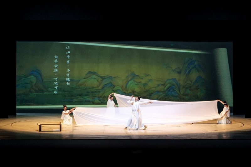 星瑞2023款携手舞蹈诗剧《只此青绿》上演跨时空对话