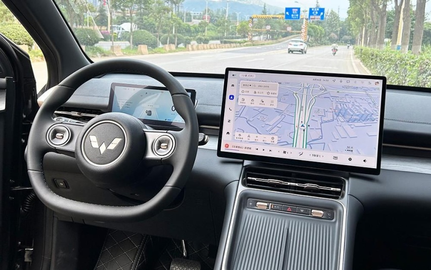 10万级家用大空间SUV 到店体验五菱星光S