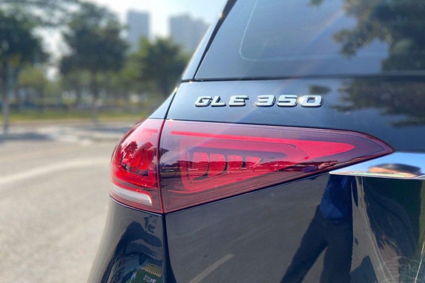 豪华中大型SUV的精彩对决：奔驰GLE和宝马X5谁更胜一筹