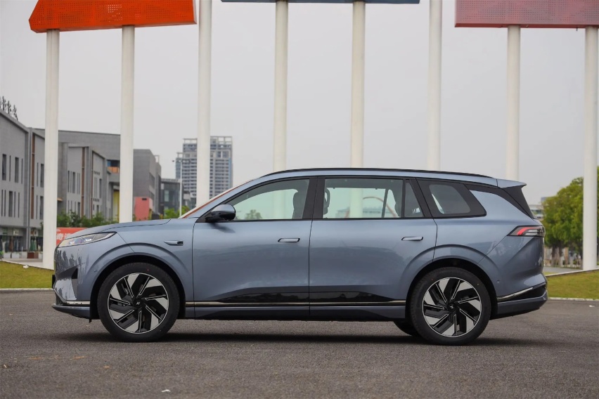 预售20万起，6座布局，东风奕派eπ008要做中大型SUV“搅局者”？