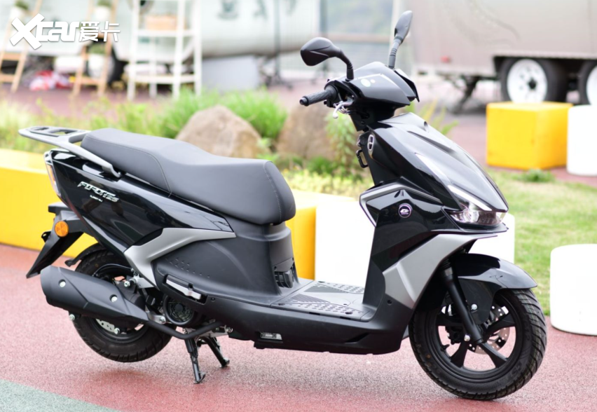 "鸿"系列作为钱江主打的踏板摩托系列,基本涵盖了常见的125,150,250