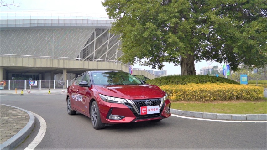 加油的“电车”，试驾e-POWER轩逸，续航长油耗低，13.89万元起
