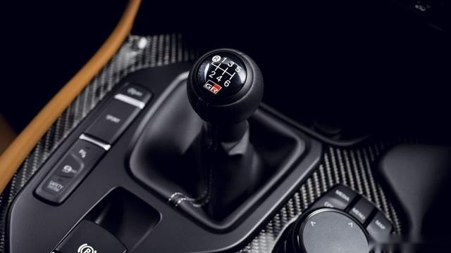 全新丰田Supra iMT版本，解读智能6档手动变速箱，操控怎么样？