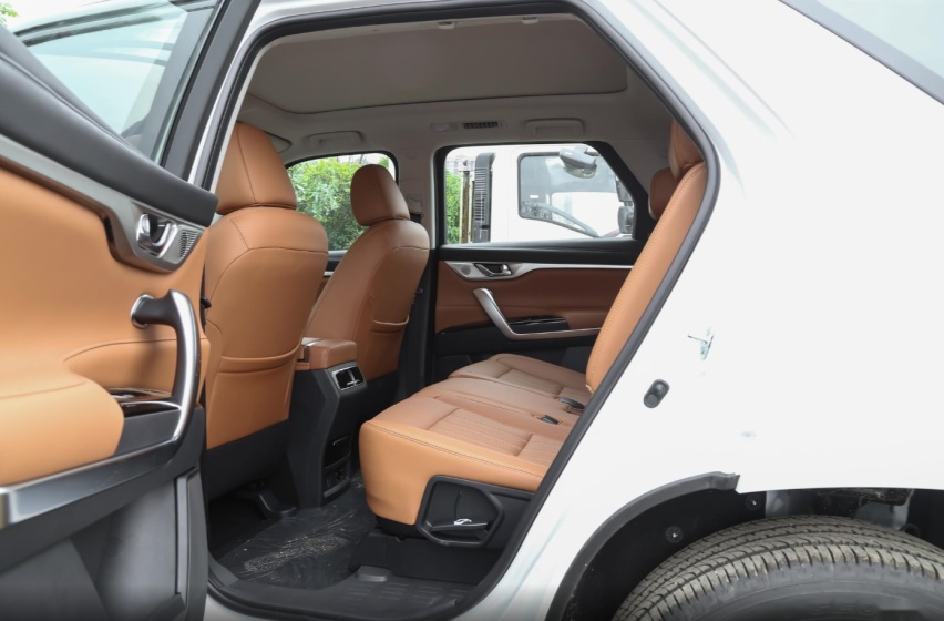 新款将上市，老款清仓！中大型豪华SUV，2.0T+四驱，仅16万