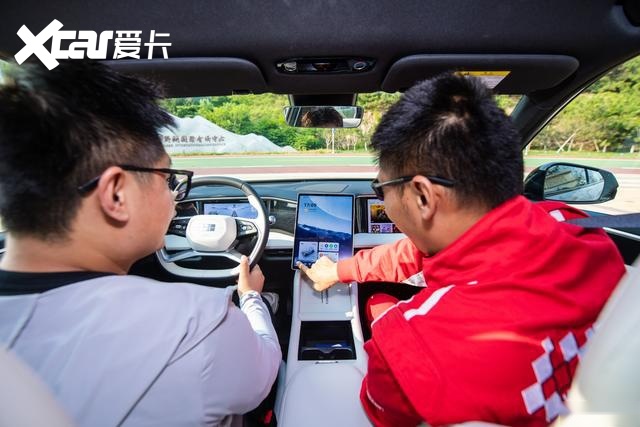 插混动力强还省油，吉利银河L7试驾体验