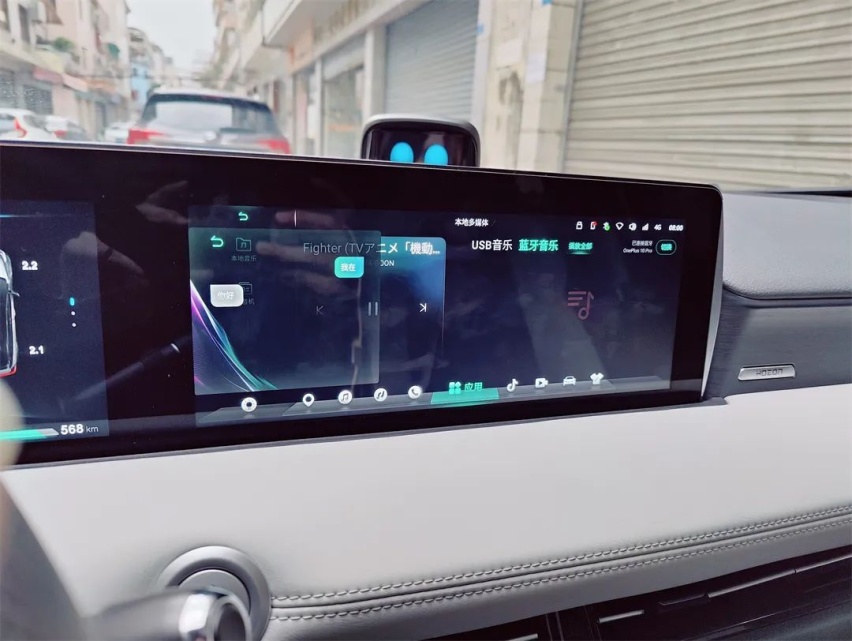 独立试驾哪吒U Pro：想要闷声发大财，没诚意是不行的