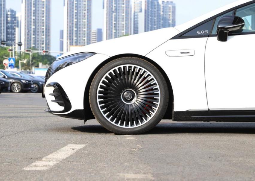 被特斯拉嘲笑的奔驰AMG EQS，推出了新车