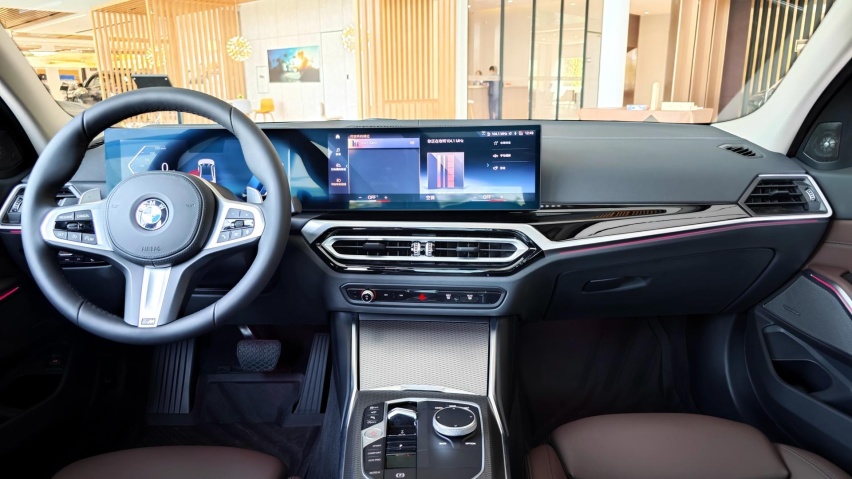 年轻人的Dream Car 探店实拍宝马3系 有颜值 有空间 还有双联