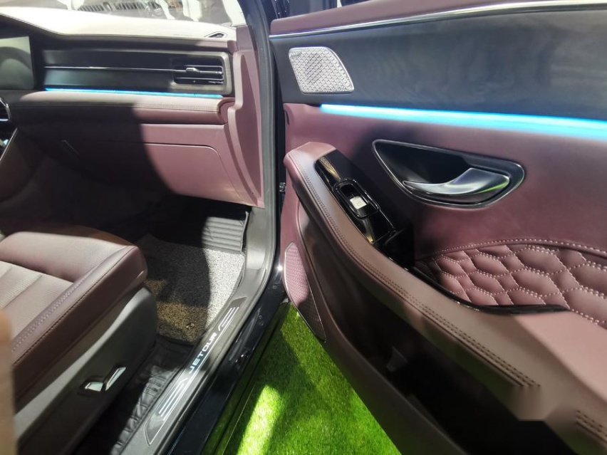 2021上海车展：捷途X70 PLUS诸葛版与捷途X90实拍