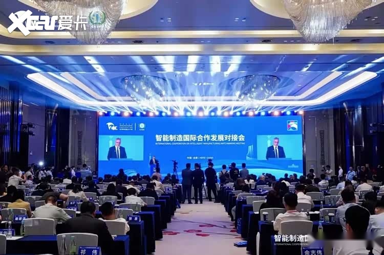 江淮瑞风RF8获选为 2025世界制造业大会官方指定用车