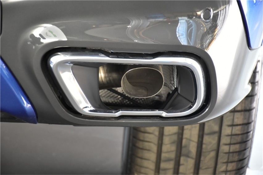 百万级Coupe SUV实拍对比 宝马X6和奥迪Q8谁更香？