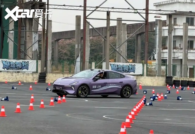 深蓝L06试驾:先靠颜值吸引我,再靠底盘和智驾把我“留住”