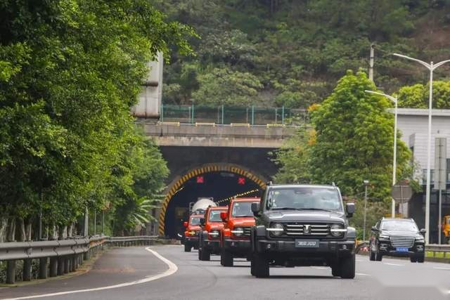越野圈的“弄潮儿”，解锁坦克300网红密码！