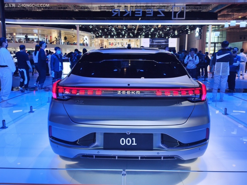 忠于颜值，始于安全 极氪001对比特斯拉Model 3