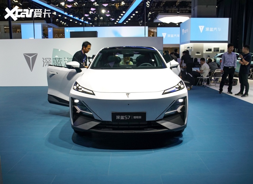 首款超级增程SUV“王炸”上市！不足15万续航1120Km，配无框车门