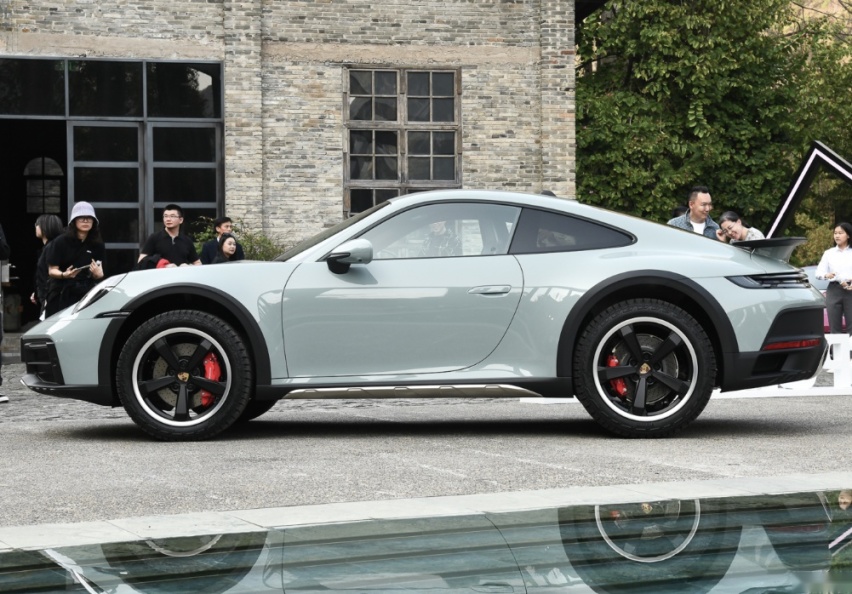 保时捷911出新车，搭载3.0T+8速PDK，能下赛道能越野