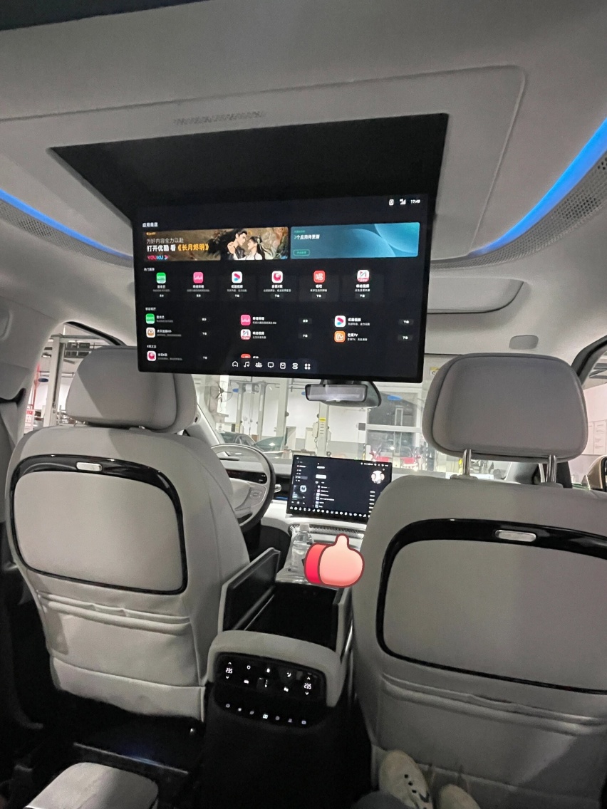 小鹏X9现身街头，长近5米3配冰箱+彩电，标配双腔空悬+后轮转向