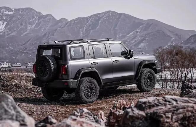 坦克330起售价33万，3.0T V6双涡轮，热效率38.5%，要比3