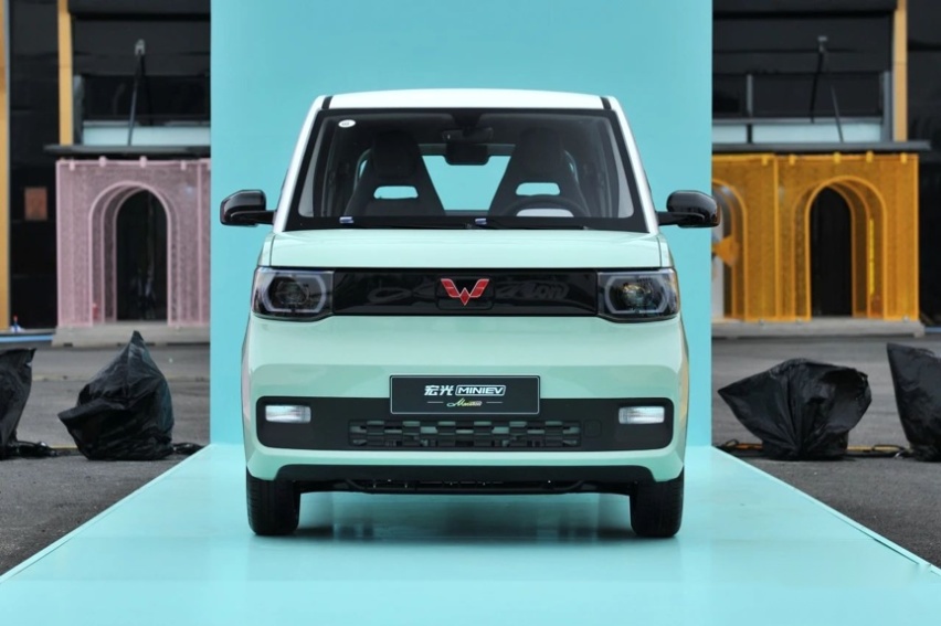 “神车”五菱，走下神坛，这次轮到五菱宏光MINI EV卖不动了？