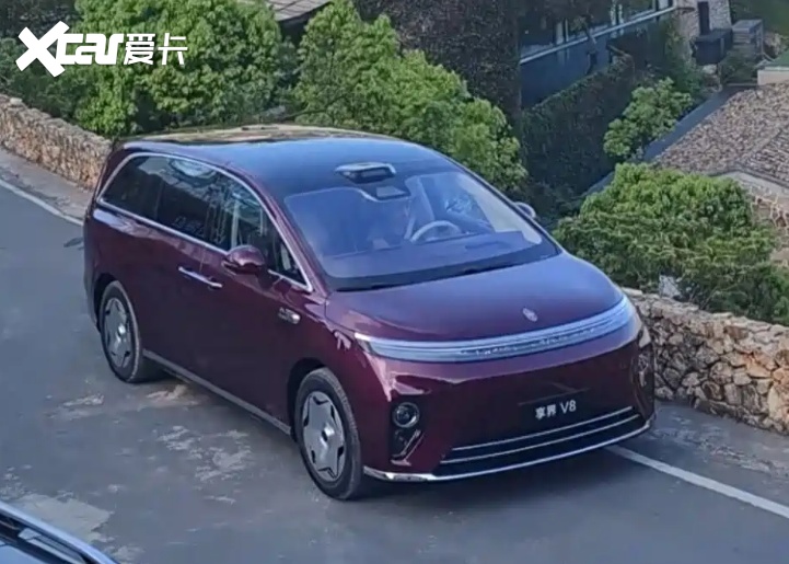享界V8挂“家庭”牌，实车像商务接待，长超5米3，到底卖给谁？