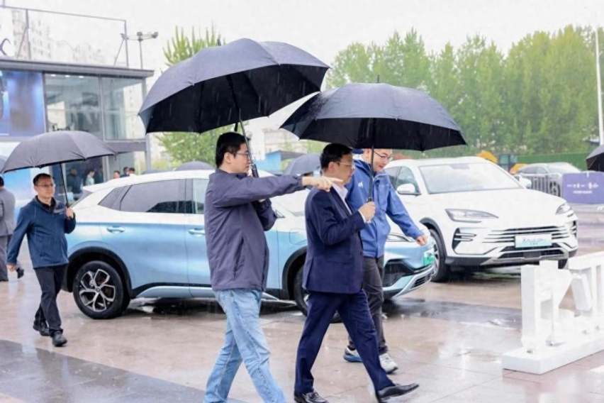 为什么比亚迪新能源能够成功？看看王传福的态度就知道了