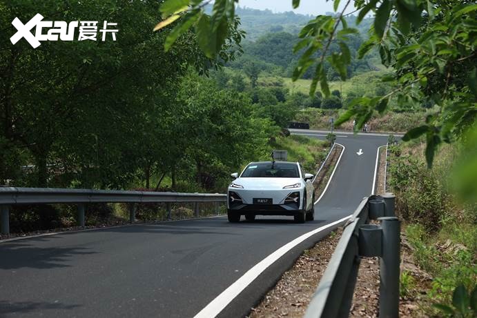 搭载“超级增程”技术，深蓝S7的诸多创新设计怎么来的？