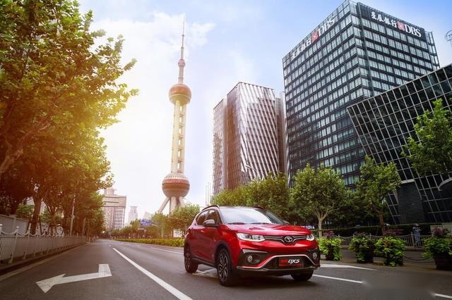 东南DX5上市，6.99万起，1.5T发动机+后独立悬架