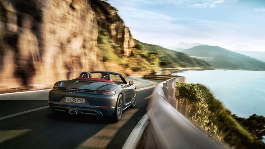 保时捷718 Boxster，为何成高性价比敞篷超跑？