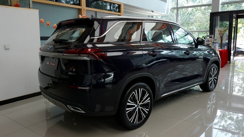 能刷脸开门的SUV，到店实拍长安欧尚X7 Geeker版