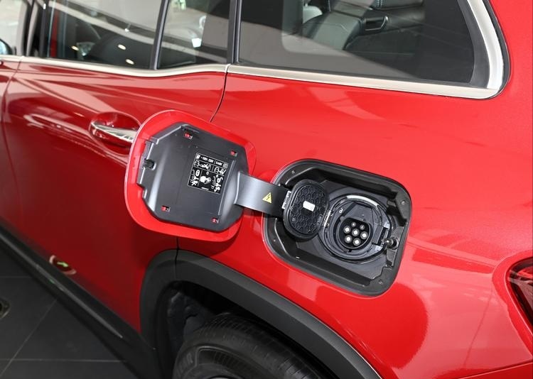 来自传统豪华品牌的纯电SUV，奔驰EQB是一辆什么样的车？