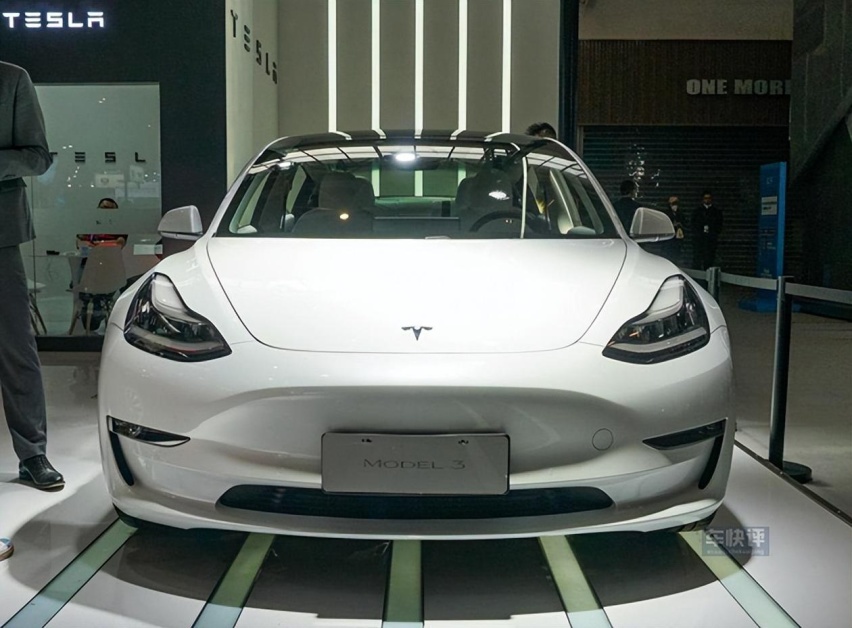 老款车型清仓处理后，配备液晶仪表的全新Model 3本月将上市