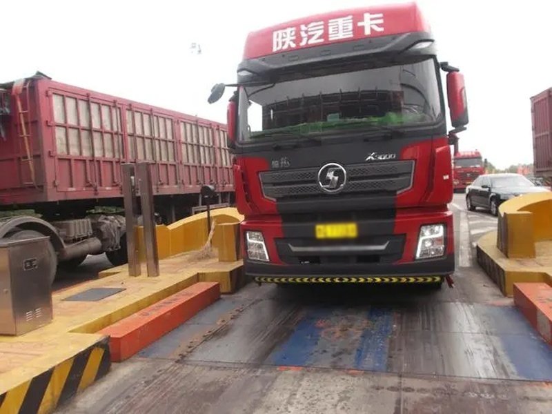 大货车“跳磅”、“拖磅”是什么原理，真能减轻重量吗？