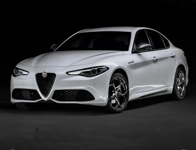 更多碳纤维加身，阿尔法·罗密欧 Giulia/Stelvio 竞速版限量上市