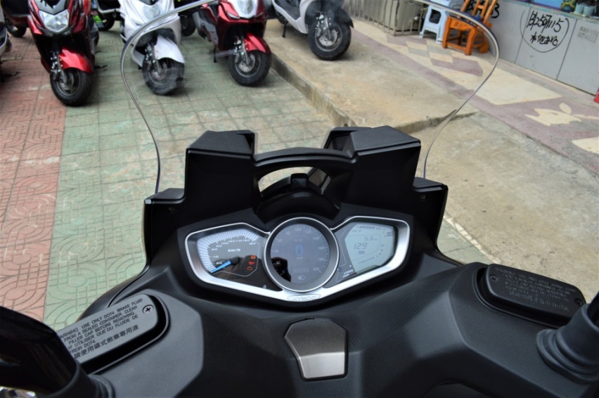 “进口”贵一万多值吗？光阳赛艇S400台产版解析
