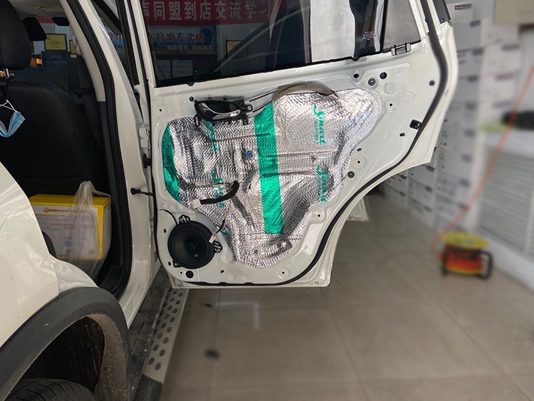 前后声场绝佳搭配带来高保真声音，哈尔滨小蒋汽车音响隔音改装