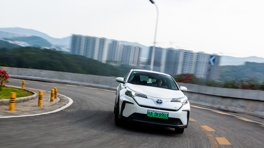 优于燃油的动力与乐趣 试驾丰田C-HR EV