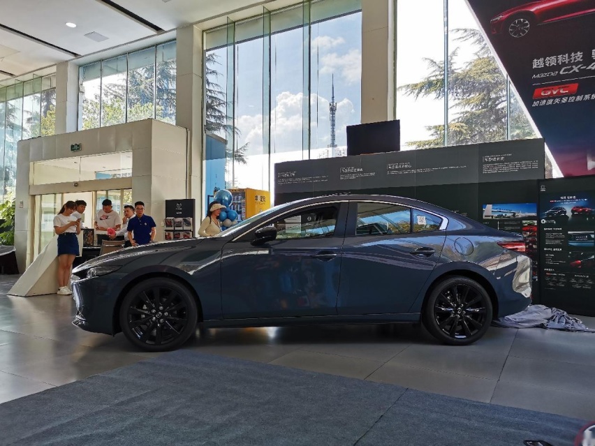 极热上市！长安马自达昂克赛拉/CX-30黑曜版登陆重庆