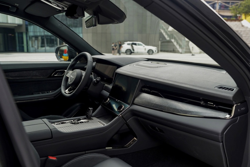 30万买换标沃尔沃XC90值吗？这国货要捅价格天花板！