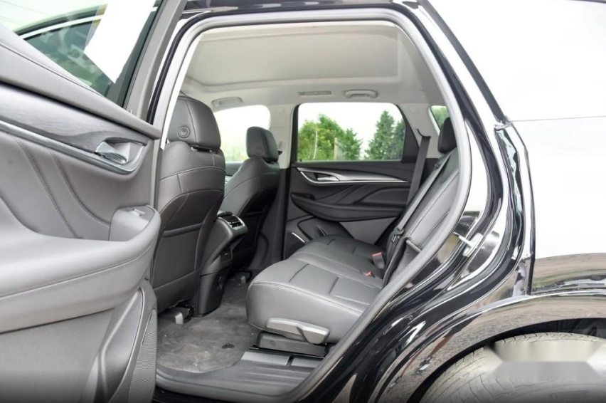 家用首选的中大型SUV，配2.0T+9AT，降幅6.5万，别克昂科旗不