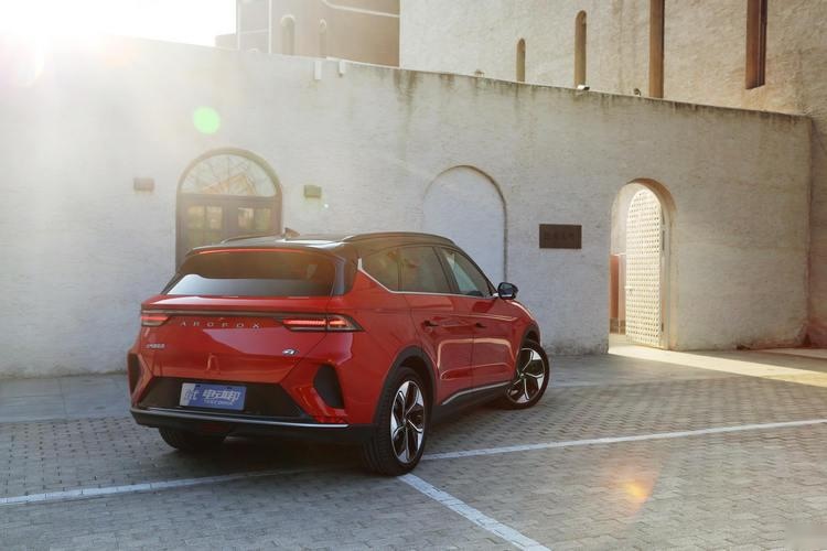定位豪华SUV,续航653km,ARCFOX αT实车体验
