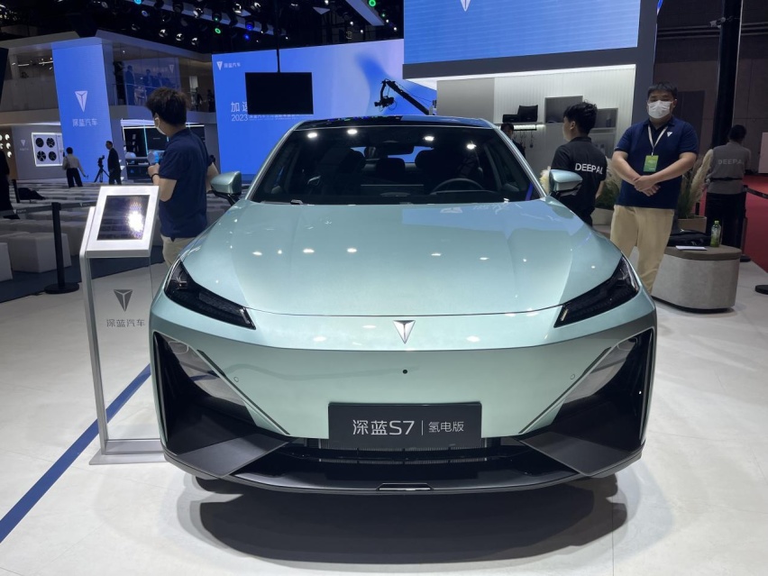 深蓝S7车展首秀！三种动力，竞争比亚迪、特斯拉的中型SUV