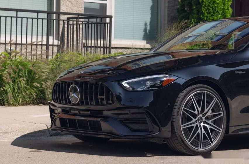 能进AMG车友群！新一代AMG C43 轿跑版，少两缸动力还够不够带劲